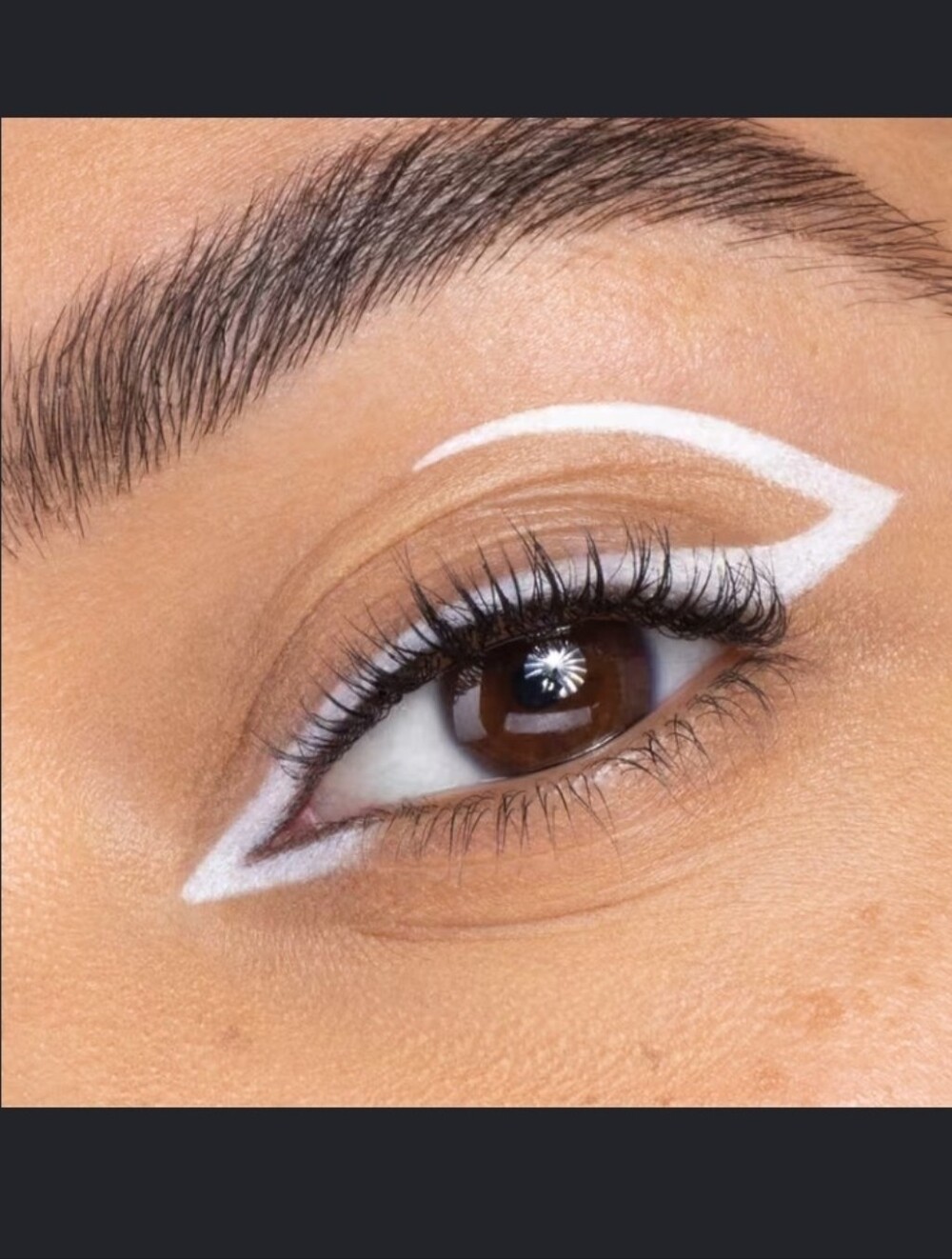 r.e.m. beauty At The Borderline Gel Eyeliner Pencil in the shade Knee Socks